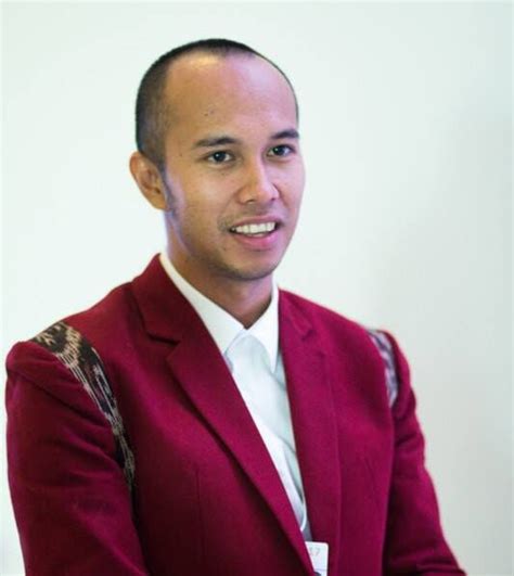 Get to know the Cebuano trashion artist behind “Pagpupugay”.